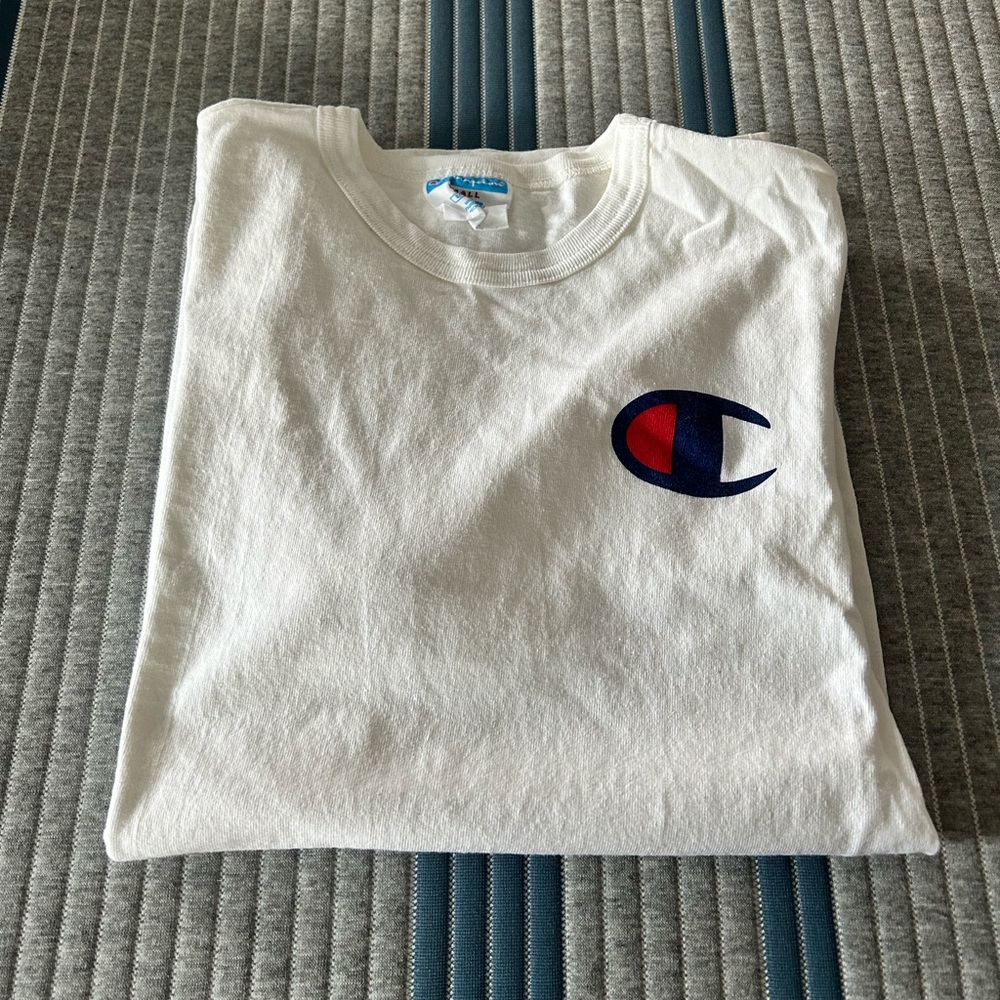 Size small men’s champion shirt